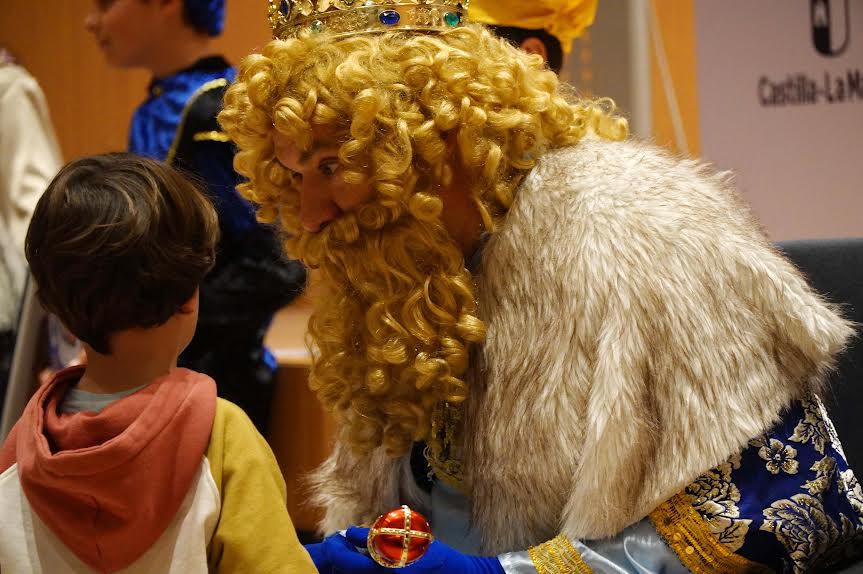 Los Reyes Magos traen alegría a los niños hospitalizados en Toledo y Talavera