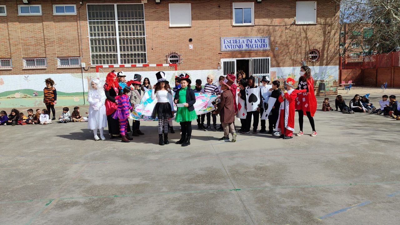 Talavera: El Colegio Antonio Machado transforma el carnaval en un viaje literario