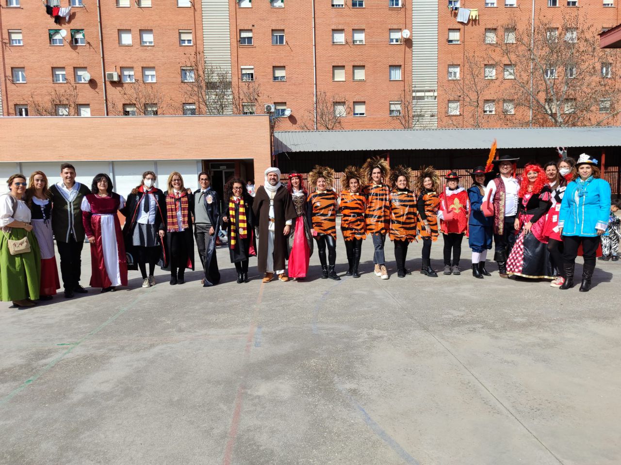 Talavera: El Colegio Antonio Machado transforma el carnaval en un viaje literario