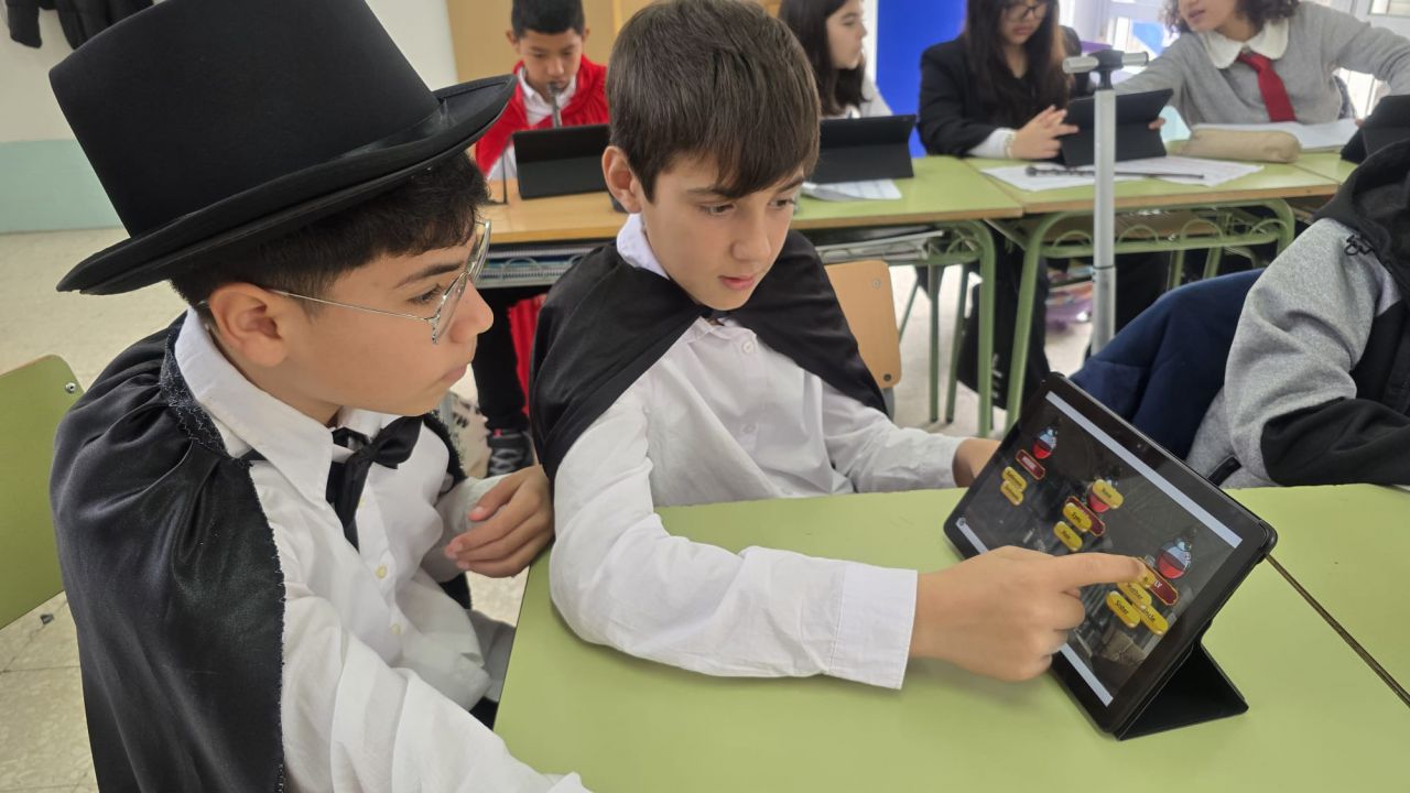 Talavera: El Colegio Antonio Machado transforma el carnaval en un viaje literario