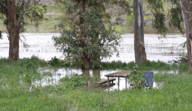 Impactantes imágenes de El Puente del Arzobispo y la presa de Azután