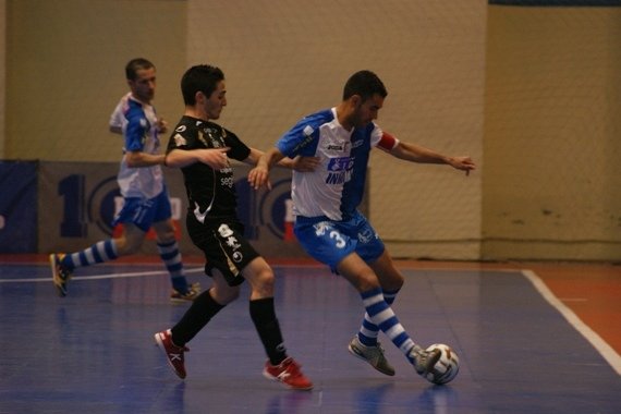 Joan Linares jugó su último partido como blanquiazul. (Foto: LVDT)