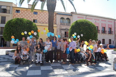 Momento previo a la suelta de globos en la Plaza del Pan. (Foto: S.Q.)