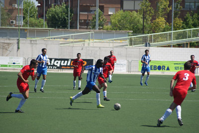 Un momento del encuentro donde los blanquiazules golearon. (Foto: D.M.)