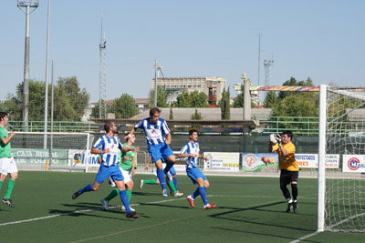 Los blanquiazules golearon a un Consuegra con poco fuelle. (Foto: D.M.)