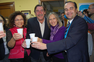 Riolobos, Lago, Núñez y Gregorio celebran el resultado en la sede del PP de Talavera. (Foto: Carlos Granda)