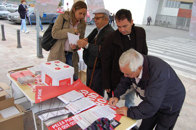 Los socialistas informaron sobre las medidas del programa de su candidato. (Foto: Carlos Granda)