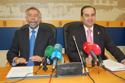 Jaime Ramos y José Julián Gregorio en la Sala de Prensa. (Foto: J.F.)