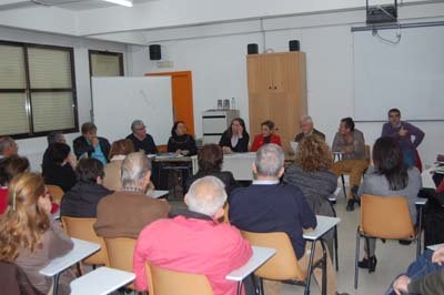 Un momento de la Asamblea celebrada por los vecinos de El Parque con presencia consistorial. (Foto: J.F.)