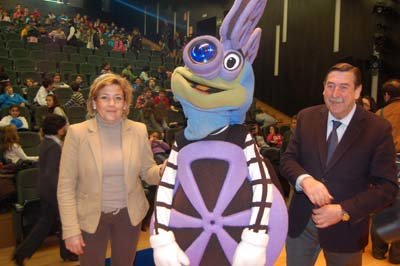 González y Lago junto a la mascota 'Cinecito'. (Foto: Carlos Granda)