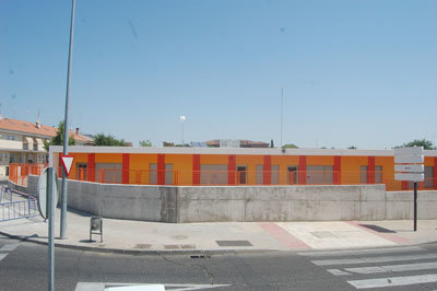 El centro está pendiente de que la Junta haga oficial la reanudación de las obras. (Foto: J.F.)