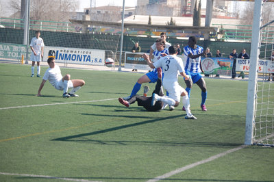 Una de las mejores ocasiones de gol para el Talavera el pasado domingo. (Foto: J.F.)