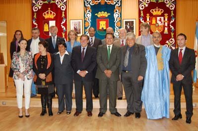 Talaveranos y hermanos visitantes se intercambiaron varios regalos tradicionales. (Foto: J.F.)