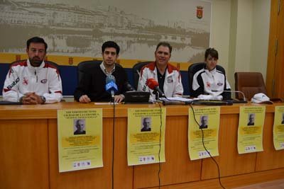 Un momento de la presentación del concejal Javier Porras y miembros de la organización. (Foto: LA VOZ DEL TAJO)