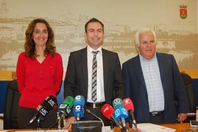 Bellón, Gutiérrez y Gil antes de intervenir ante los medios talaveranos. (Foto: J.F.)