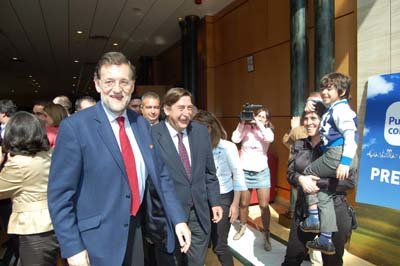 El presidente del Gobierno español en una visita en mayo del año pasado a nuestra ciudad. (Foto: J.F.)