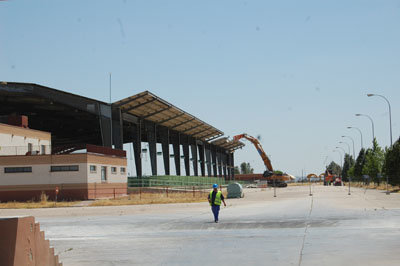 Las obras comenzaron en torno a las nueve de la mañana el pasado lunes. (Foto: J.F.)