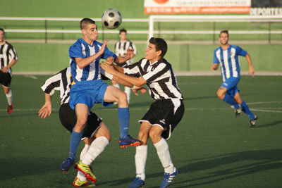 El juvenil Ángel realizó un buen partido frente a los de Cebolla. (Foto: D.M.)