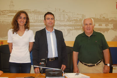 Bellón, Gutiérrez y Gil, en la sala de prensa. (Foto: J.F.)