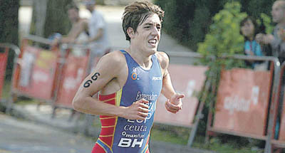 El jovencísimo triatleta ya se ha hecho un hueco en la disciplina mundial. (Foto: LA VOZ DEL TAJO. )