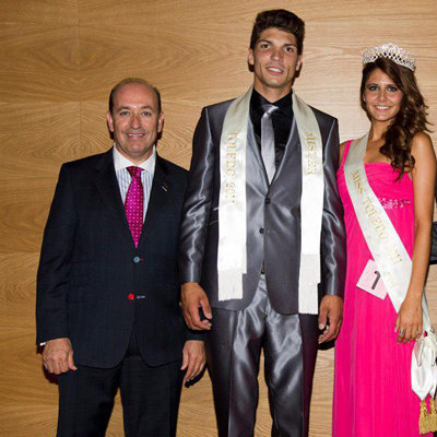 Félix Ramiro, junto a Mister y Miss Toledo, Moisés Rodríguez y Laura Díaz. (Foto: LA VOZ DEL TAJO. )