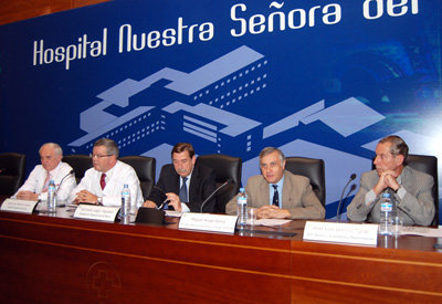 De izquierda a derecha, Director médico, Alfredo Moyano; gerente, José Luis Morillo, alcalde de Talavera, Gonzalo Lago; director general de Atención Sanitaria y Calidad del SESCAM, Miguel Ángel Soria y el jefe de servicio de Anestesiología del Hospital de Talavera, José Luis Gómez Agraz, presidente también de la Asociación Castellano Manchega de Anestesiología, Reanimación y Terapia del Dolor