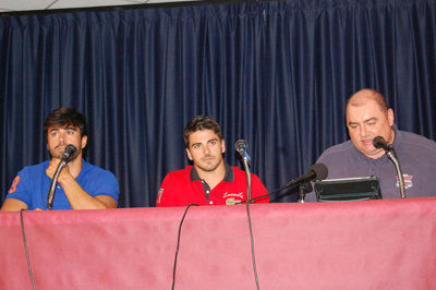 Héctor y Paco Cubelos junto a Alberto Retana en Pepino. (Foto: I.R.)