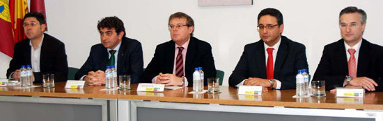 de izquierda a derecha: José Antonio Prieto, Miguel Ángel Escalante, Miguel Ángel Collado, Justo Juan Pliego y Felipe Hernández Perlines. (Foto: GPUCLM)