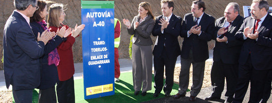 Mª Dolores Cospedal y Ana Pastor inauguran el nuevo tramo de la A-40