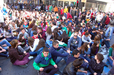 Sentada de los estudiantes en plena jornada de protesta