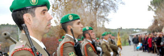 Autoridades civiles y militares, además de familiares, acompañaron a los militares en la celebración de su patrona Santa Bárbara