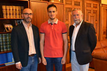 Adam Trenado, recibido en el Ayuntamiento tras su éxito en el Torneo Internacional de Murcia