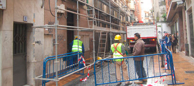 Se inicia el derribo de la vivienda de la calle Mesones