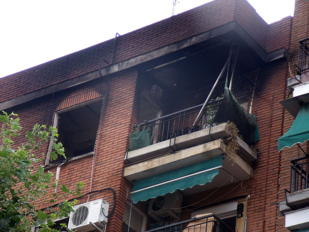 Así quedó la fachada del inmueble tras el incendio. (Foto: C.Granda)