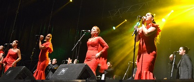 Ritmo y gracejo sevillano en la Plaza de la Comarca