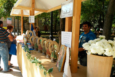 Comienza la venta de los claveles blancos para el gran manto en ofrenda a la Virgen del Prado