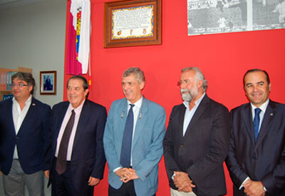 Ángel María Villar inaugura las nuevas dependencias de la Federación de Fútbol de Castilla-La Mancha en Talavera