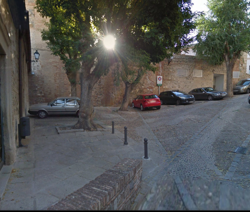 Corte de tráfico en la calle Santa Eulalia por obras