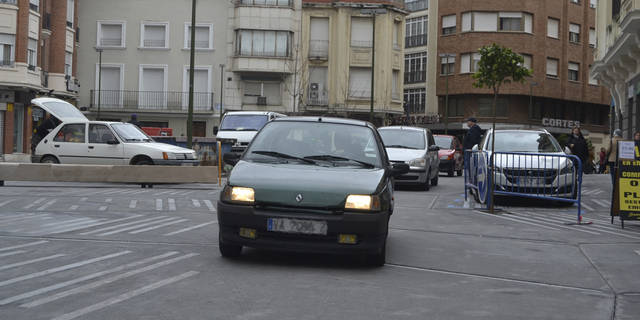 Corredera y Plaza del Reloj abren al tráfico y siguen los trabajos