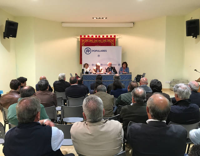 Reunión del PP con agricultores y ganaderos