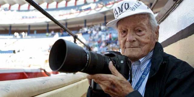 El fotógrafo taurino Canito fallece a los 103 años