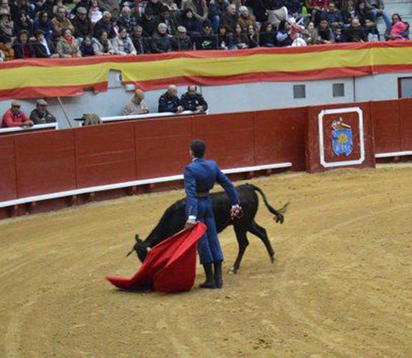 Navamorcuende acoge un tentadero benéfico