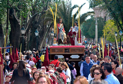 Paseo triunfal de La Borriquita por los Jardines del Prado