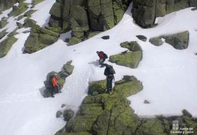 Tres montañeros pierden la vida en Gredos tras caer desde 450 metros