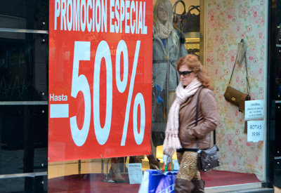 Los comercios acogen las rebajas de invierno más 'madrugadoras'