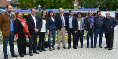 El PSOE apoya a los artesanos de la comarca visitando la Feria de Artesanía de San Isidro