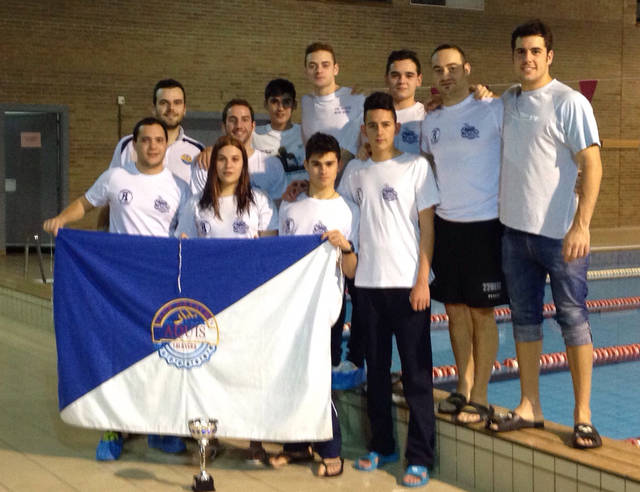 Natación solidaria para comenzar el año