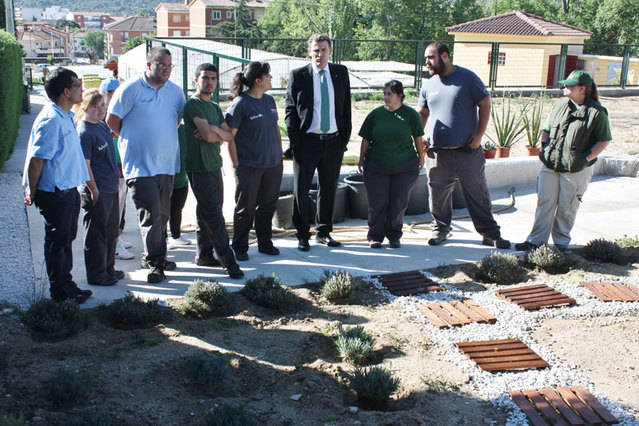 Caja Rural visita la Asociación Talismán