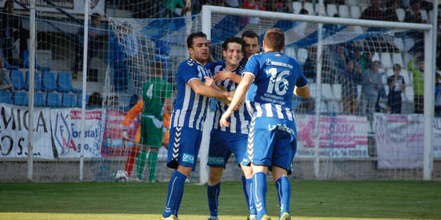 El CF Talavera salva el primer match ball