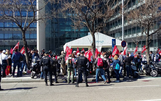 Los trabajadores de Elcogás se manifiestan